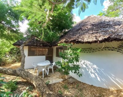 Dhow, Comfy Beach Cottage